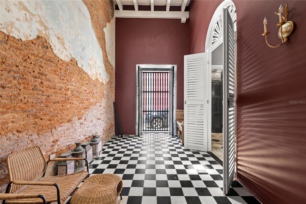 В аренду: $19,000 (4 спален, 3 ванн, 4975 Квадратных фут)