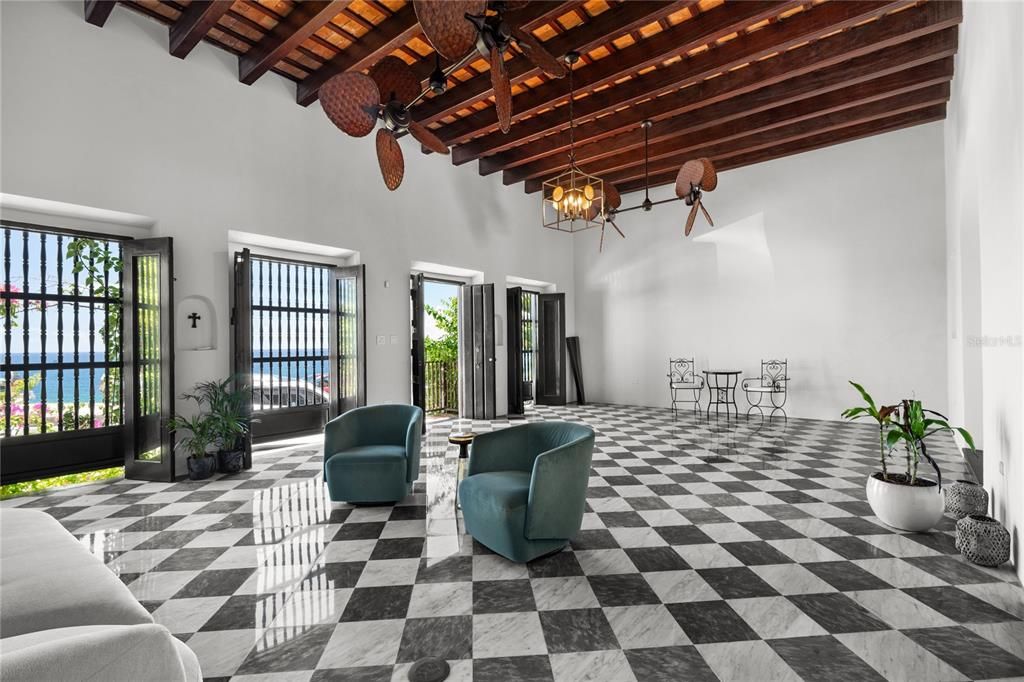 В аренду: $19,000 (4 спален, 3 ванн, 4975 Квадратных фут)