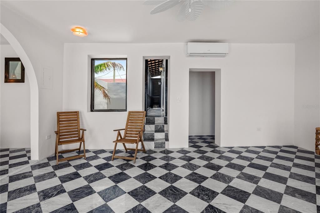 В аренду: $19,000 (4 спален, 3 ванн, 4975 Квадратных фут)