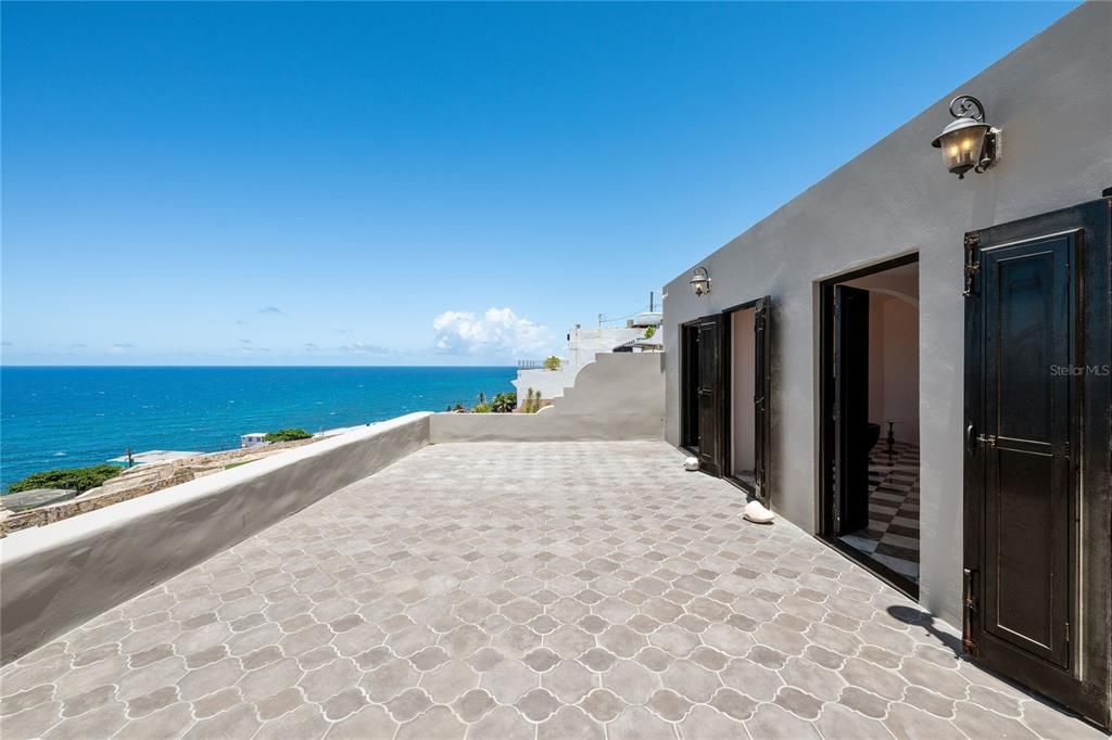 В аренду: $19,000 (4 спален, 3 ванн, 4975 Квадратных фут)