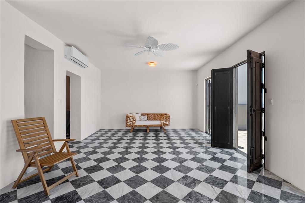 В аренду: $19,000 (4 спален, 3 ванн, 4975 Квадратных фут)