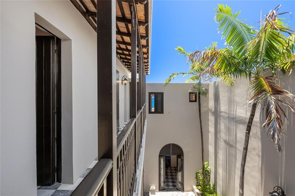 В аренду: $19,000 (4 спален, 3 ванн, 4975 Квадратных фут)