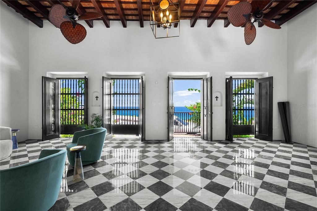 В аренду: $19,000 (4 спален, 3 ванн, 4975 Квадратных фут)