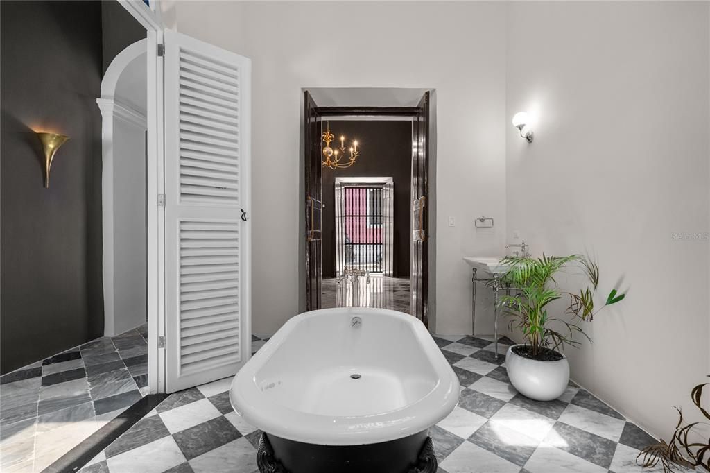 В аренду: $19,000 (4 спален, 3 ванн, 4975 Квадратных фут)