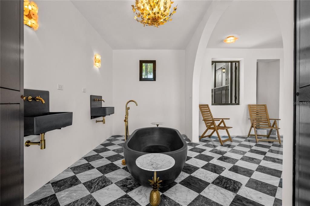 В аренду: $19,000 (4 спален, 3 ванн, 4975 Квадратных фут)