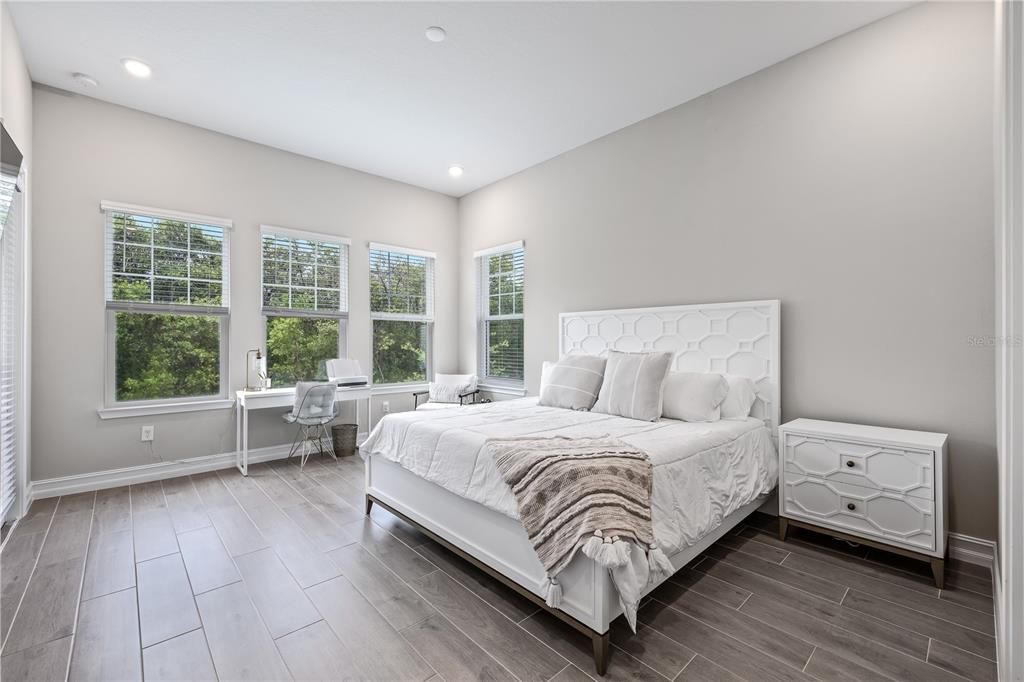 For Rent: $4,400 (3 beds, 2 baths, 1986 Square Feet)