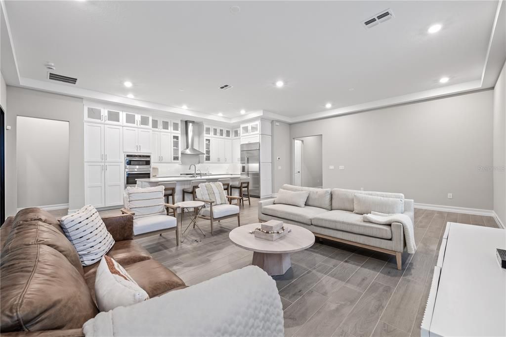 For Rent: $4,400 (3 beds, 2 baths, 1986 Square Feet)