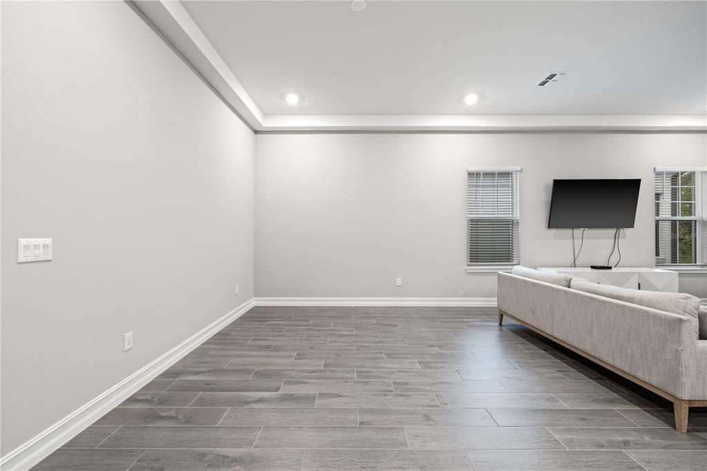 For Rent: $4,400 (3 beds, 2 baths, 1986 Square Feet)