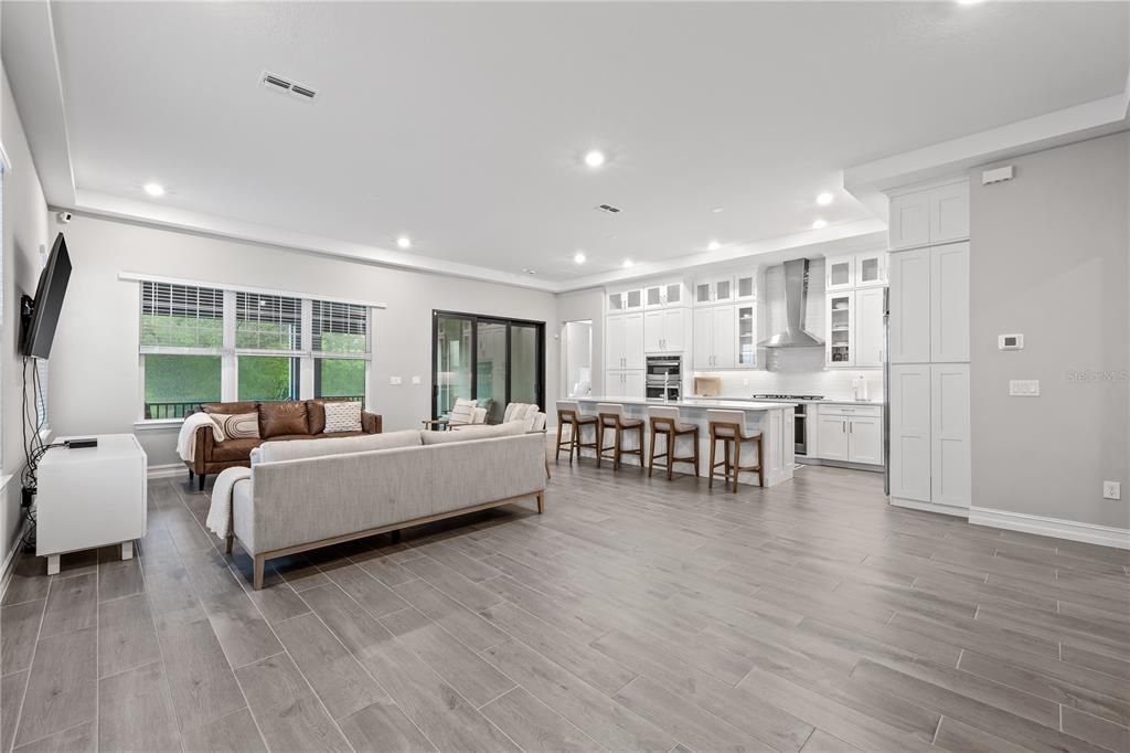 For Rent: $4,400 (3 beds, 2 baths, 1986 Square Feet)