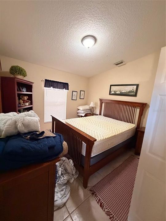 Activo con contrato: $425,000 (3 camas, 2 baños, 1723 Pies cuadrados)