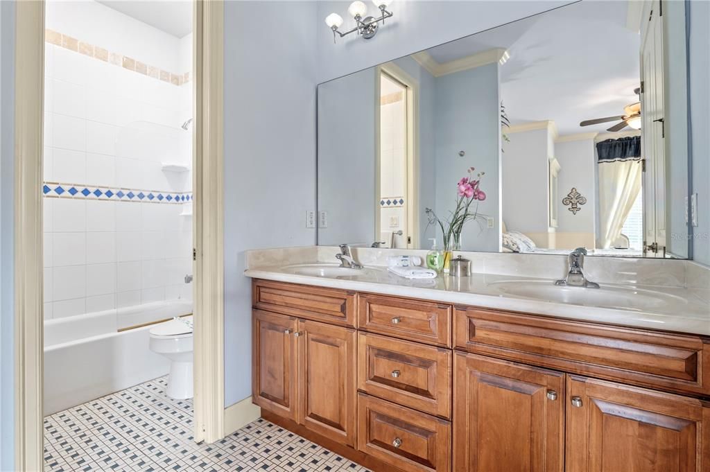 待售: $1,995,000 (8 贝兹, 8 浴室, 6140 平方英尺)