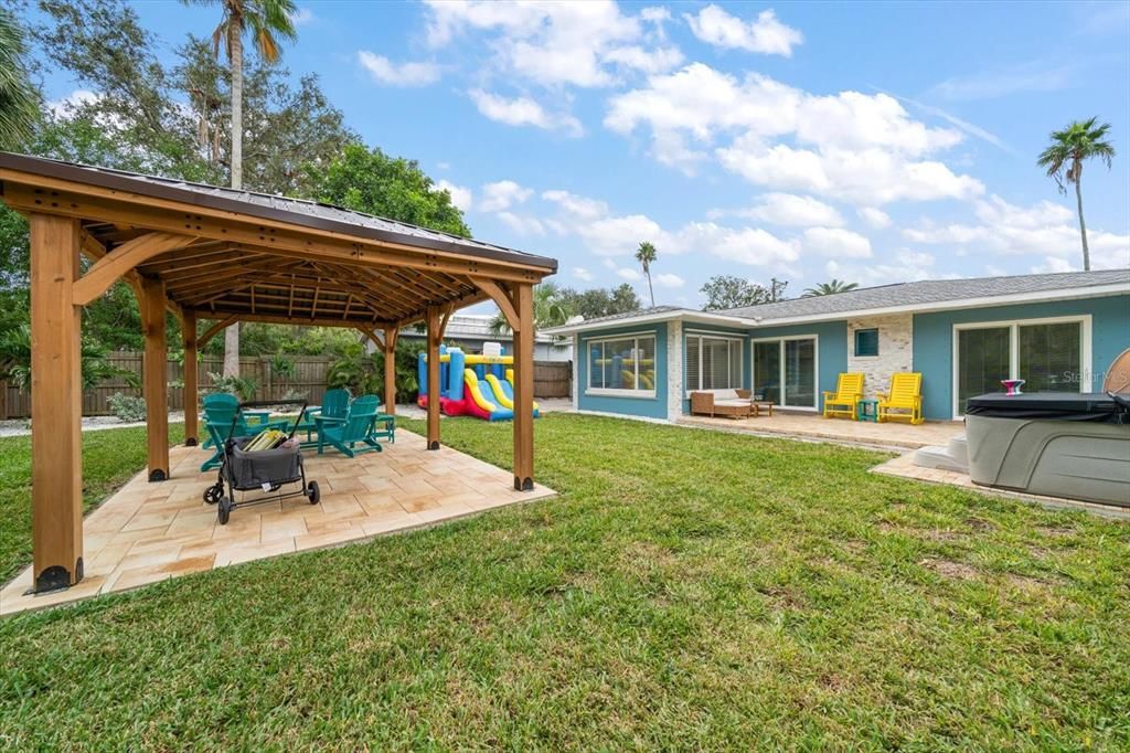 For Rent: $10,000 (3 beds, 2 baths, 1175 Square Feet)