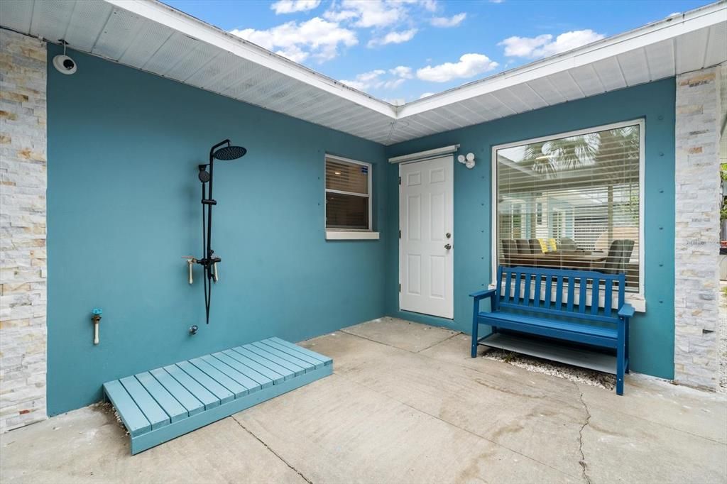 For Rent: $10,000 (3 beds, 2 baths, 1175 Square Feet)