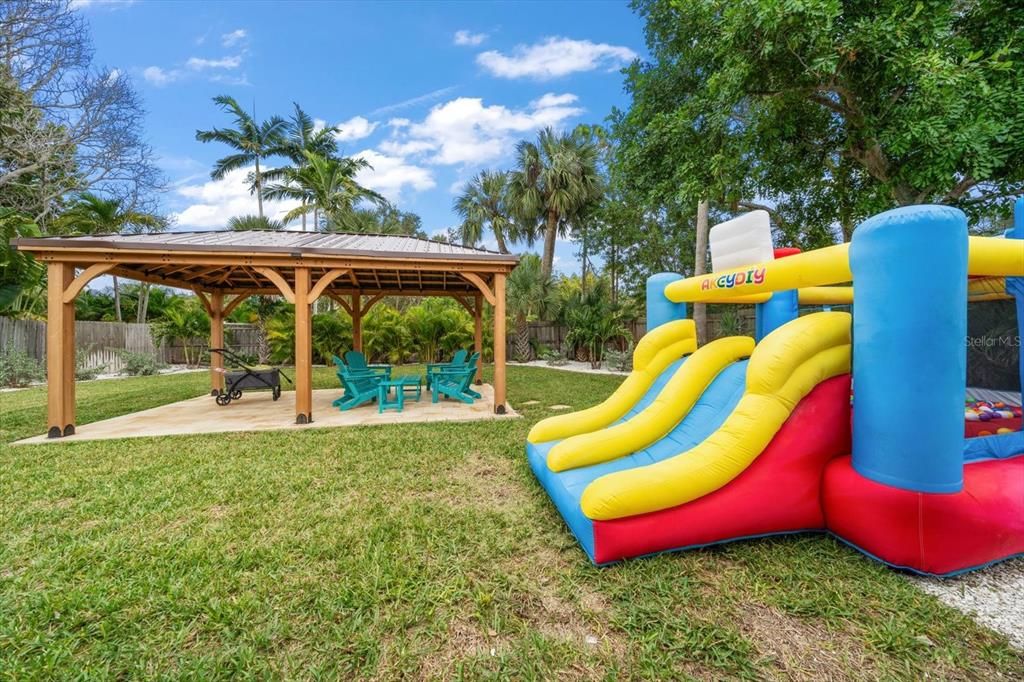 For Rent: $10,000 (3 beds, 2 baths, 1175 Square Feet)