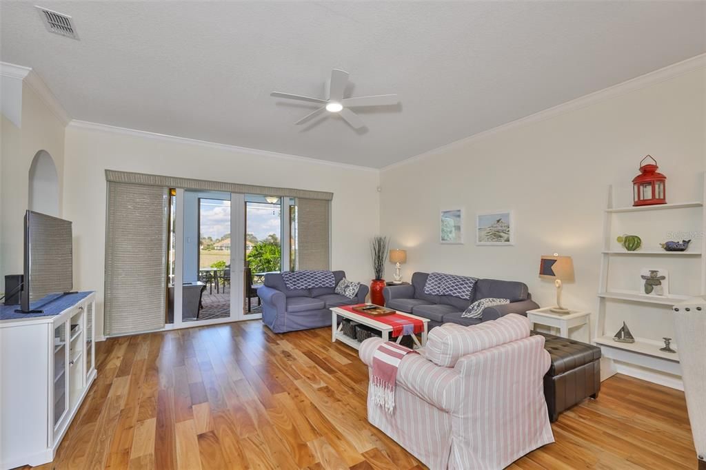 En Venta: $479,000 (2 camas, 2 baños, 2128 Pies cuadrados)