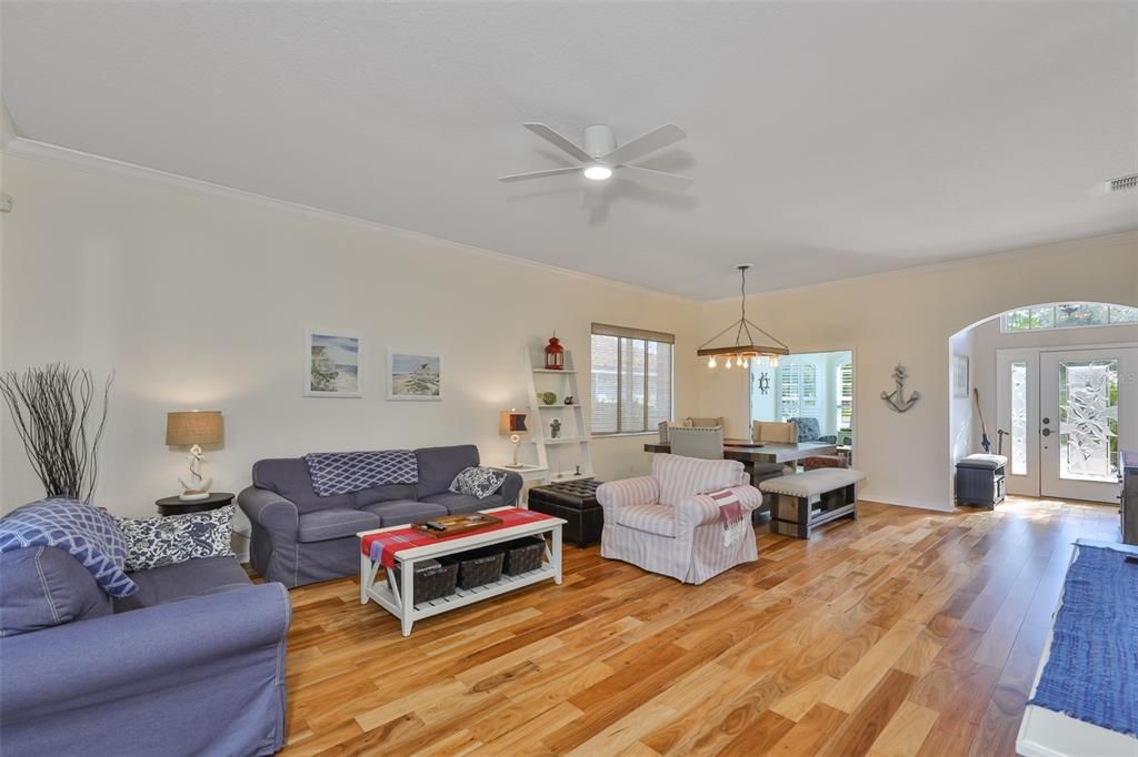 En Venta: $479,000 (2 camas, 2 baños, 2128 Pies cuadrados)