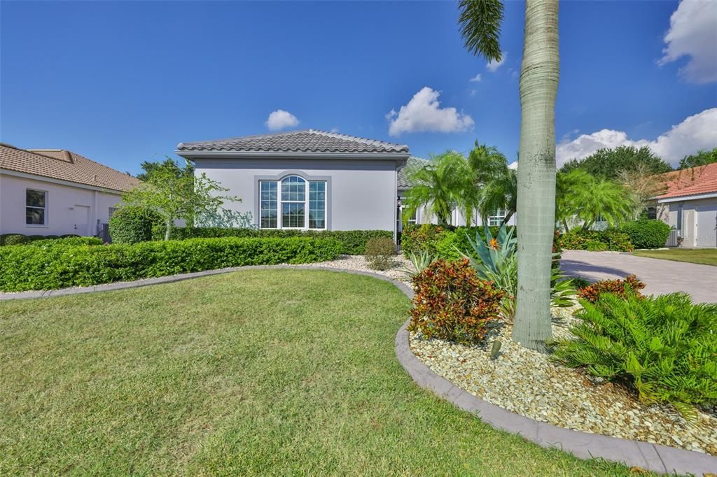 En Venta: $479,000 (2 camas, 2 baños, 2128 Pies cuadrados)