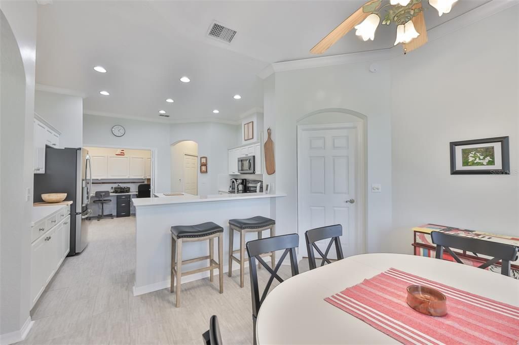 En Venta: $479,000 (2 camas, 2 baños, 2128 Pies cuadrados)