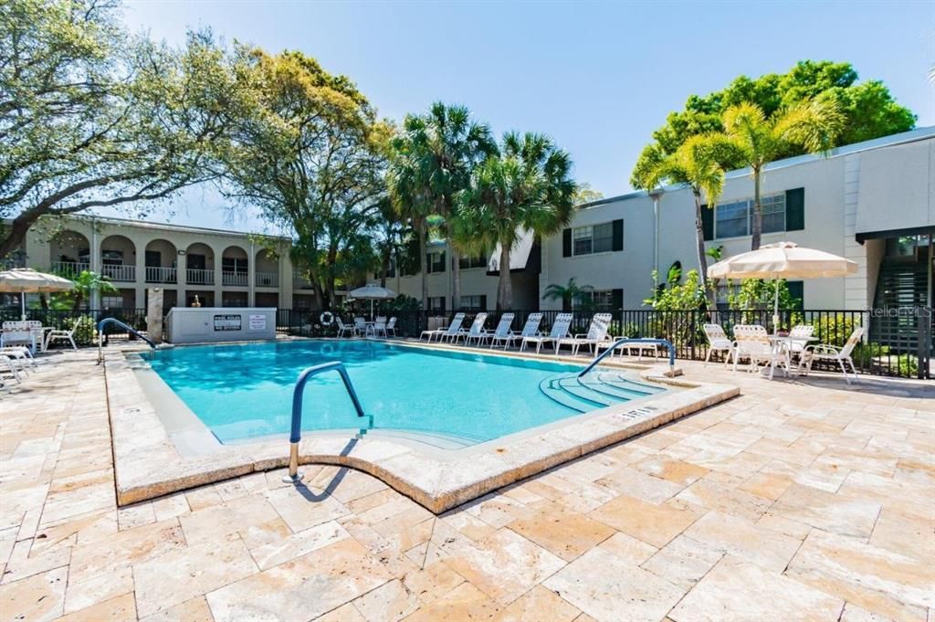 For Sale: $189,000 (2 beds, 1 baths, 1000 Square Feet)