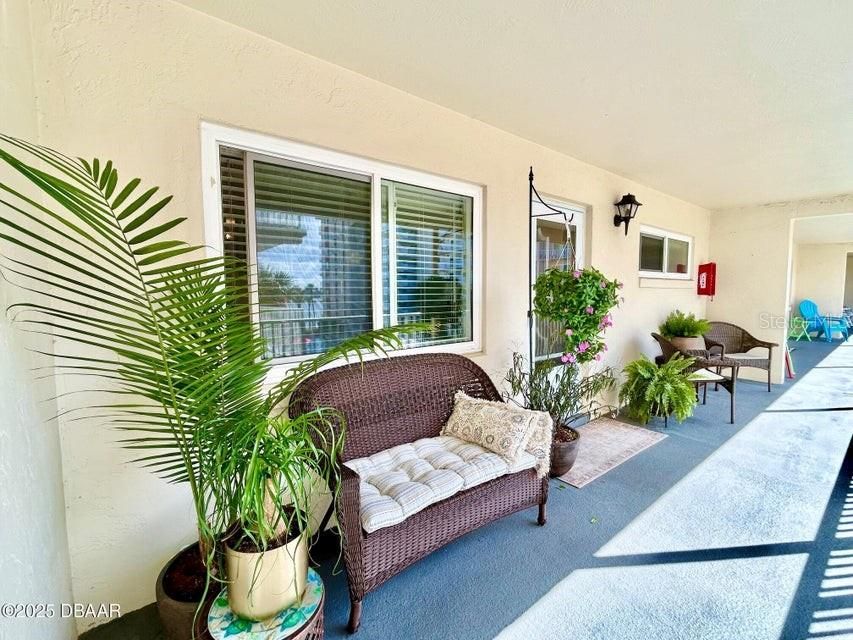 合同活跃: $167,900 (2 贝兹, 1 浴室, 860 平方英尺)