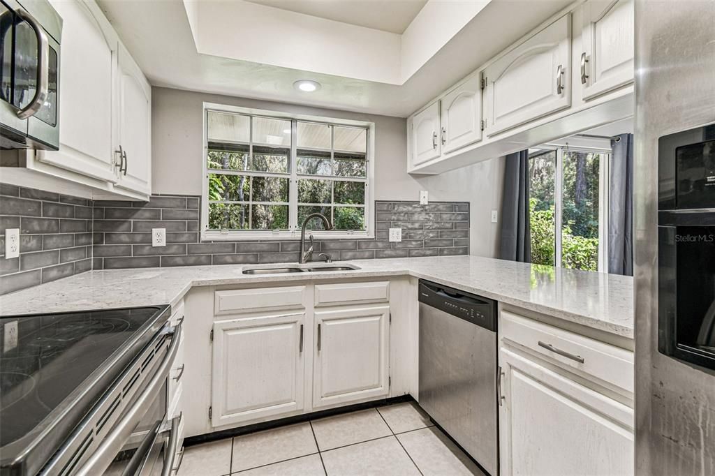 待售: $249,000 (2 贝兹, 2 浴室, 1269 平方英尺)