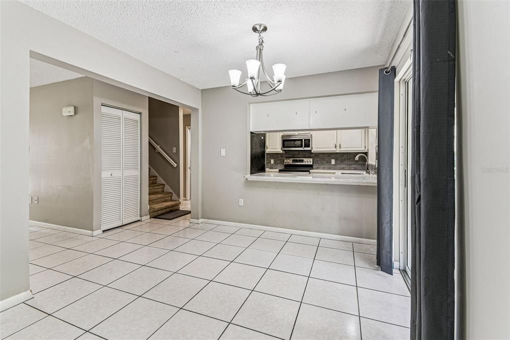 待售: $249,000 (2 贝兹, 2 浴室, 1269 平方英尺)