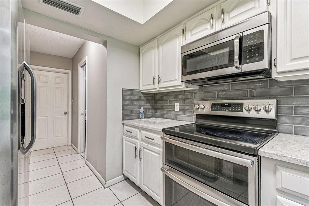 待售: $249,000 (2 贝兹, 2 浴室, 1269 平方英尺)