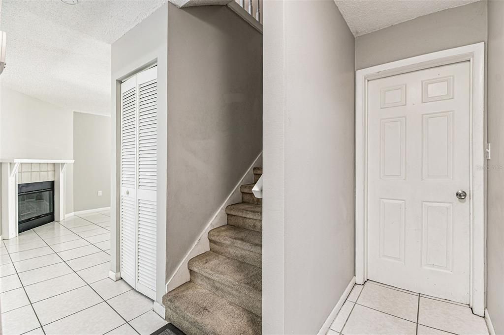 待售: $249,000 (2 贝兹, 2 浴室, 1269 平方英尺)