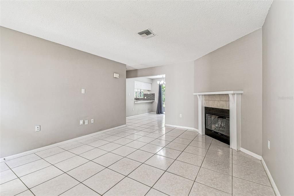 待售: $249,000 (2 贝兹, 2 浴室, 1269 平方英尺)