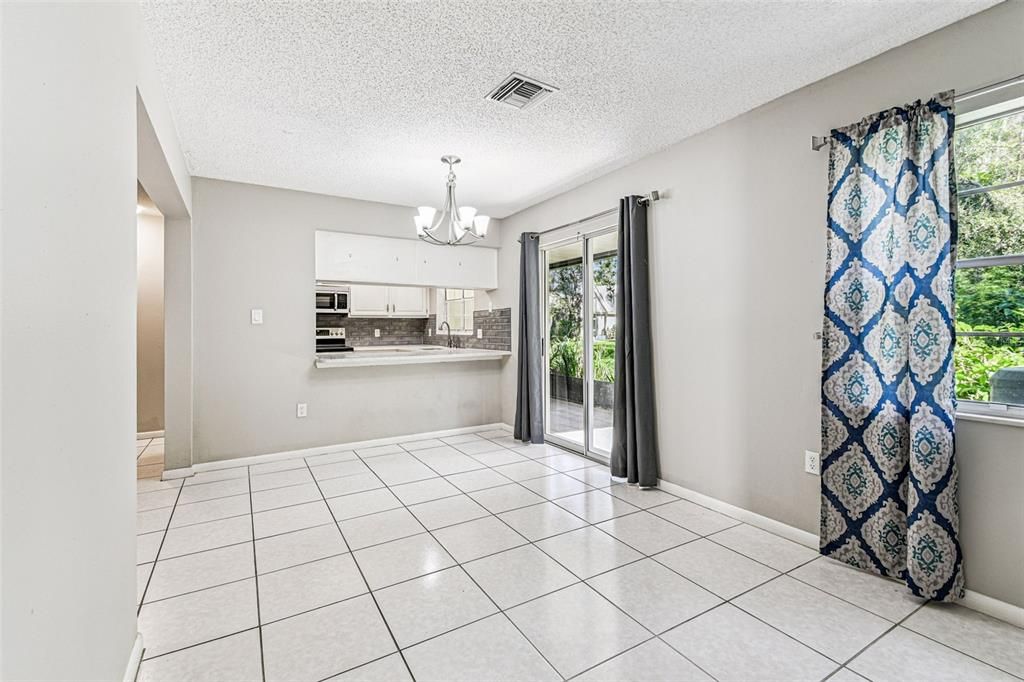 待售: $249,000 (2 贝兹, 2 浴室, 1269 平方英尺)