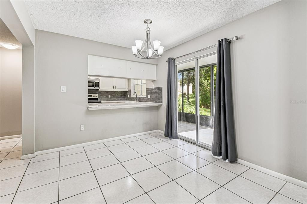 待售: $249,000 (2 贝兹, 2 浴室, 1269 平方英尺)