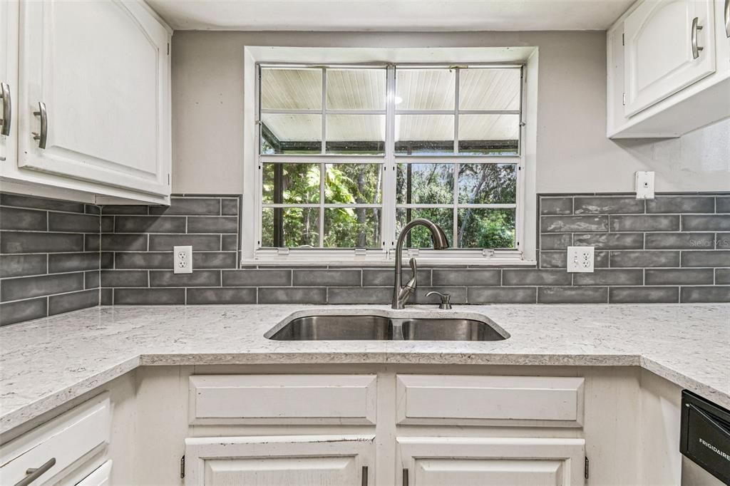 待售: $249,000 (2 贝兹, 2 浴室, 1269 平方英尺)