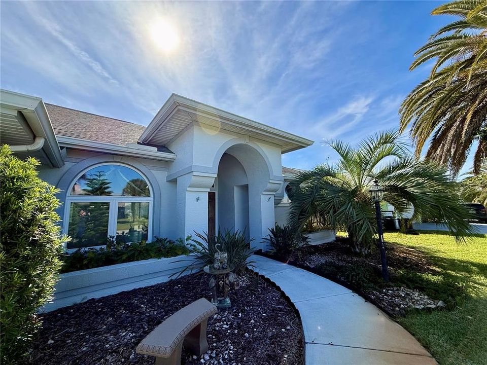 For Rent: $3,495 (3 beds, 2 baths, 2094 Square Feet)