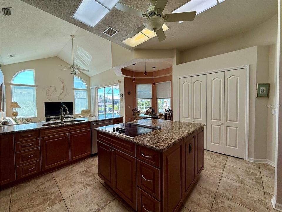 For Rent: $3,495 (3 beds, 2 baths, 2094 Square Feet)