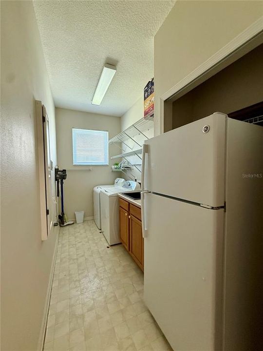For Rent: $3,495 (3 beds, 2 baths, 2094 Square Feet)