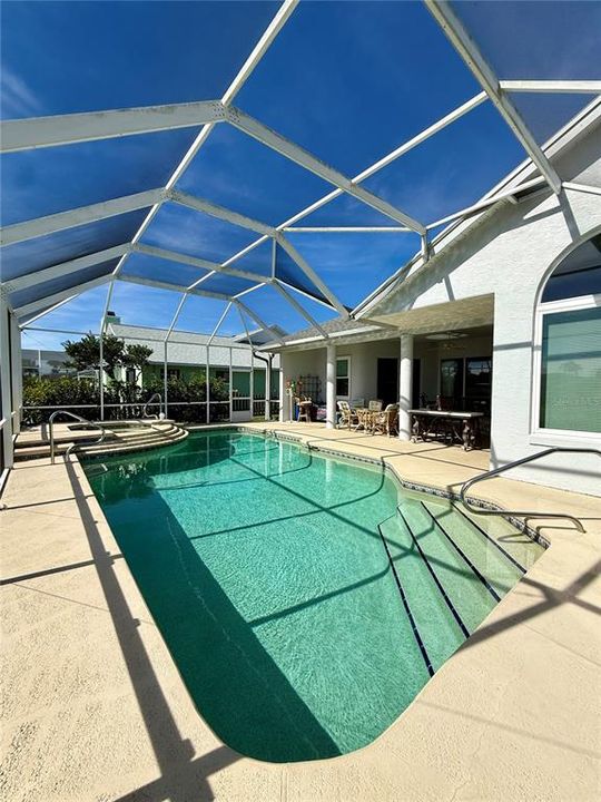 For Rent: $3,495 (3 beds, 2 baths, 2094 Square Feet)