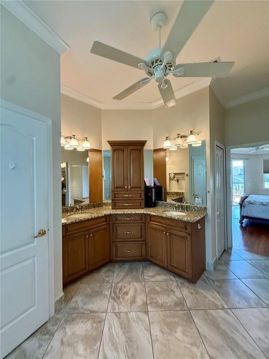 For Rent: $3,495 (3 beds, 2 baths, 2094 Square Feet)