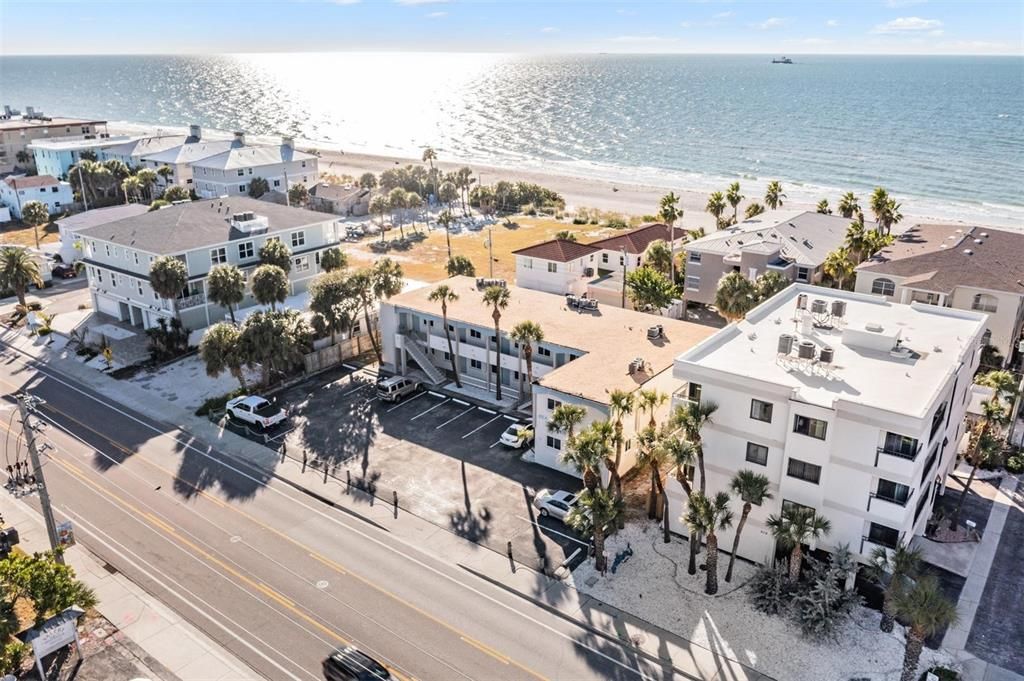 For Sale: $385,000 (1 beds, 1 baths, 535 Square Feet)