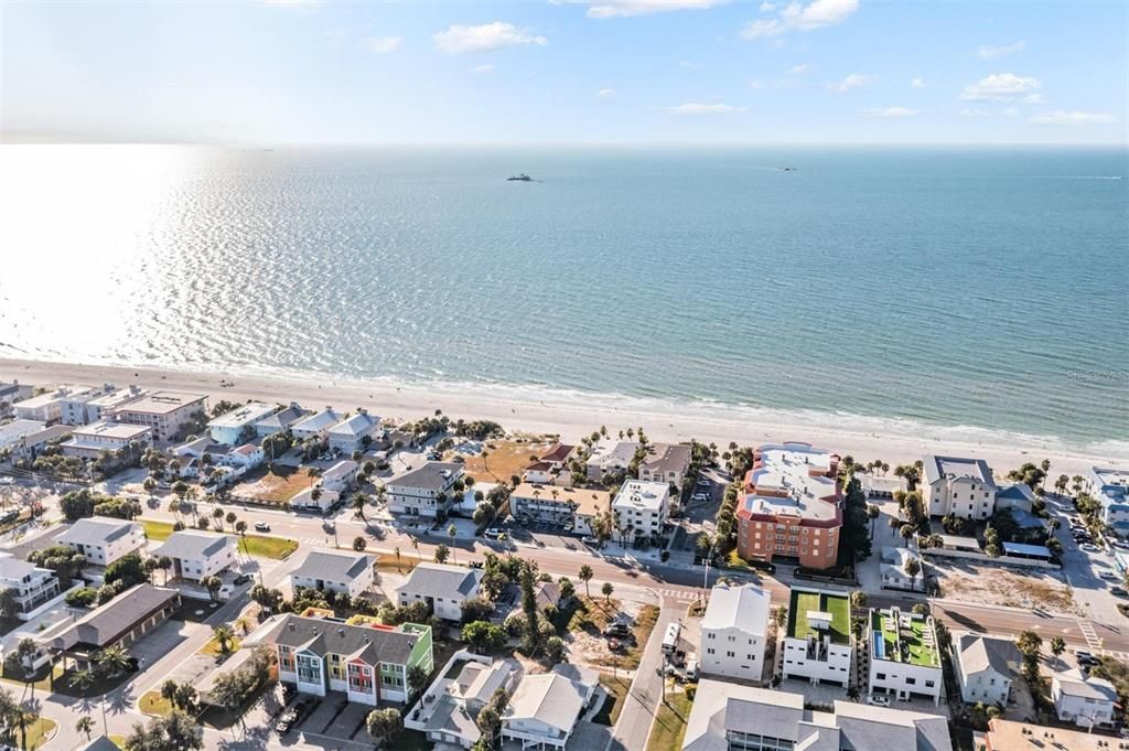 For Sale: $385,000 (1 beds, 1 baths, 535 Square Feet)