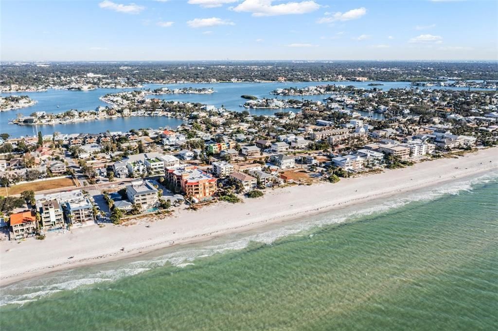 For Sale: $385,000 (1 beds, 1 baths, 535 Square Feet)