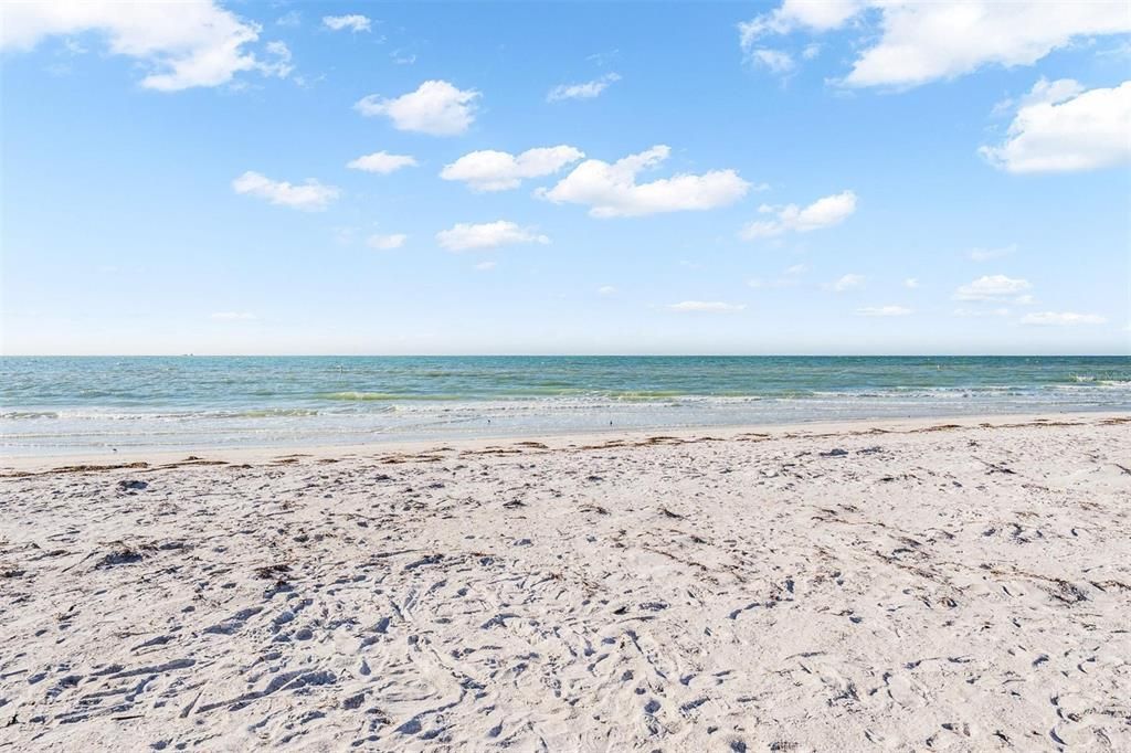 For Sale: $385,000 (1 beds, 1 baths, 535 Square Feet)