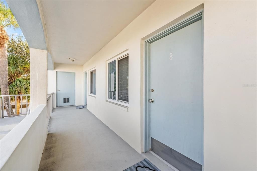 For Sale: $385,000 (1 beds, 1 baths, 535 Square Feet)