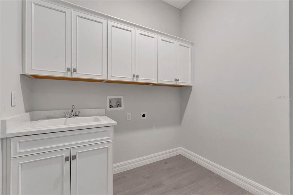 For Sale: $893,231 (5 beds, 3 baths, 2929 Square Feet)