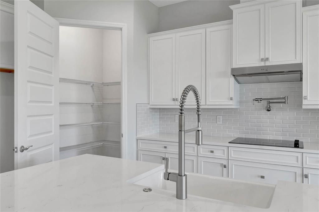 For Sale: $893,231 (5 beds, 3 baths, 2929 Square Feet)