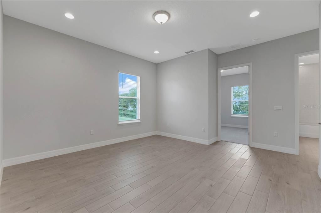 For Sale: $893,231 (5 beds, 3 baths, 2929 Square Feet)