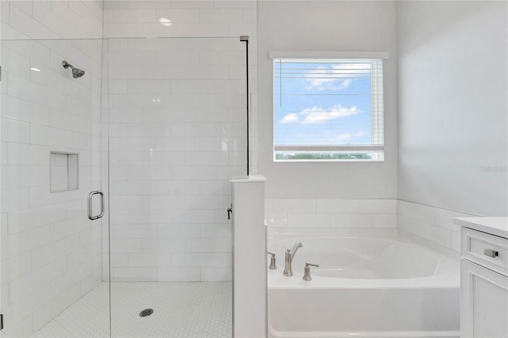 For Sale: $893,231 (5 beds, 3 baths, 2929 Square Feet)