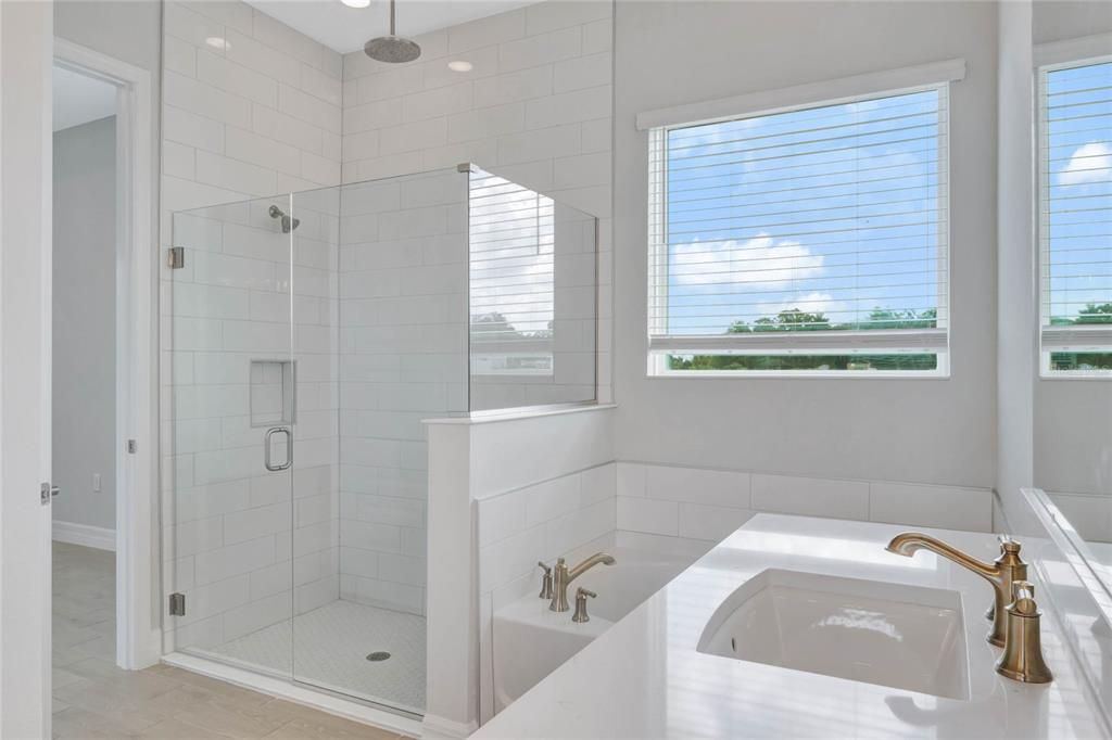 For Sale: $893,231 (5 beds, 3 baths, 2929 Square Feet)