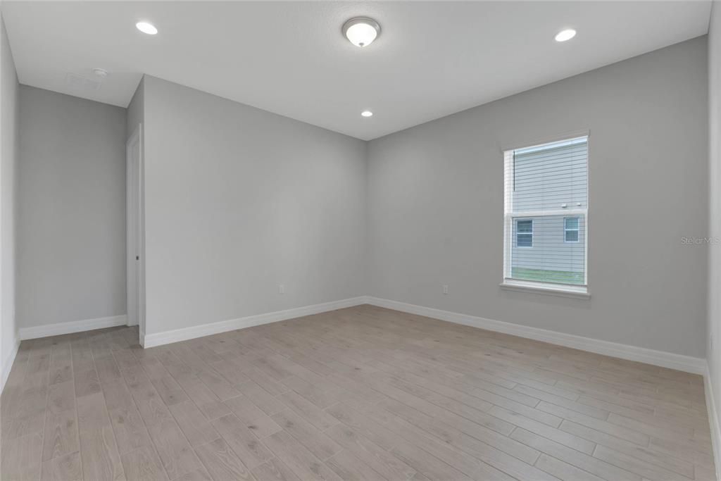 For Sale: $893,231 (5 beds, 3 baths, 2929 Square Feet)