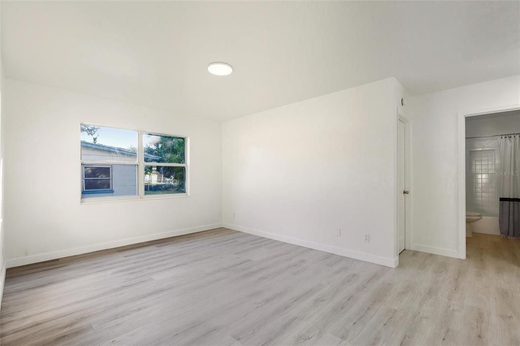 For Sale: $289,990 (3 beds, 2 baths, 1200 Square Feet)