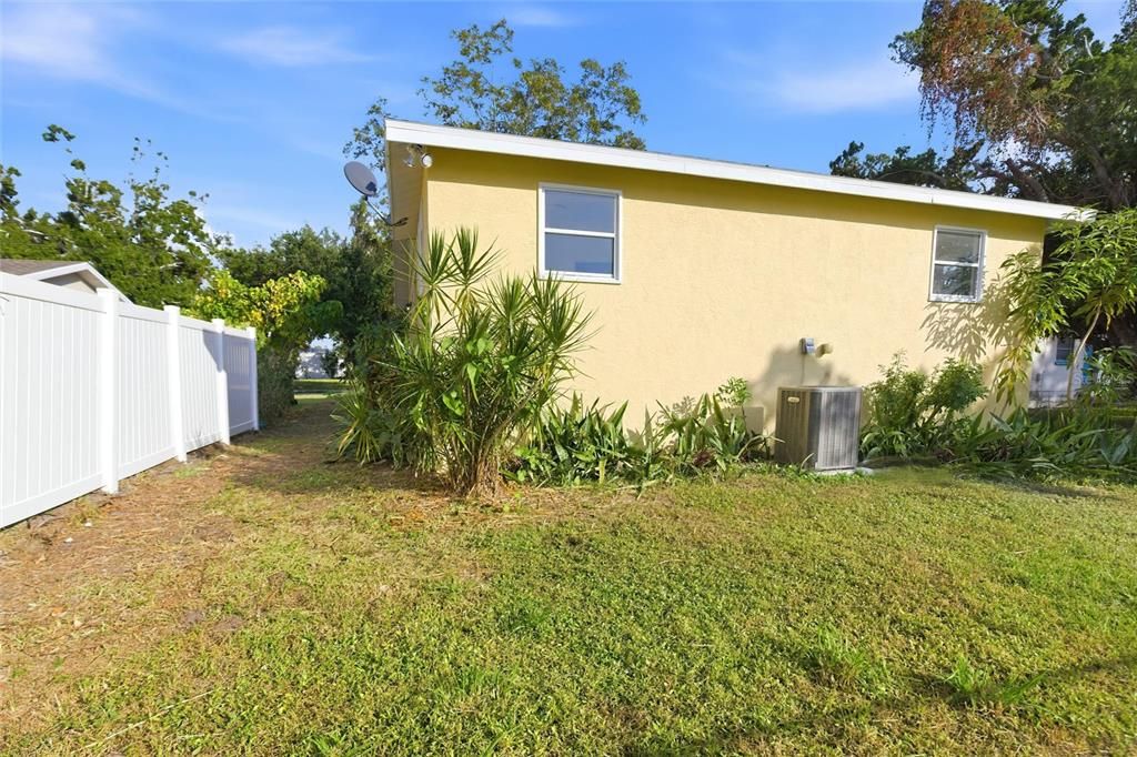 For Sale: $289,990 (3 beds, 2 baths, 1200 Square Feet)